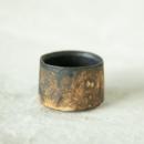 砂化粧内黒釉酒杯　村上躍　作
